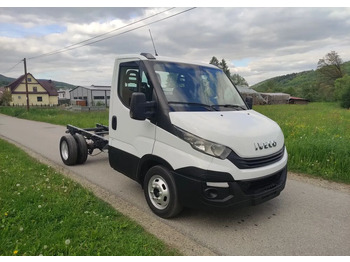 Kabiinišassiiga veoauto IVECO Daily 35c14