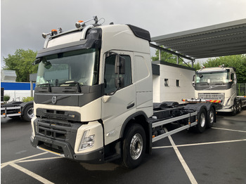 Kabiinišassiiga veoauto VOLVO FMX 540