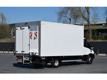 Külmutiga veoauto Iveco DAILY 70C18 / 3.0 - 180 KM / AUTOMAT HI-MATIC / 3 OSOBY / CHŁODNIA - MROŹNIA 4,55 M / AGREGAD FRIGOBLOCK / WINDA SORENSEN / KLIMA / TEMPOMAT / KAMERA COFANIA / REGULOWANE ZAWIESZENIE / SERWISOWA: pilt 5 Külmutiga veoauto Iveco DAILY 70C18 / 3.0 - 180 KM / AUTOMAT HI-MATIC / 3 OSOBY / CHŁODNIA - MROŹNIA 4,55 M / AGREGAD FRIGOBLOCK / WINDA SORENSEN / KLIMA / TEMPOMAT / KAMERA COFANIA / REGULOWANE ZAWIESZENIE / SERWISOWA: pilt 5