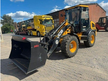 Rataslaadur JCB 409