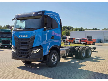 Kabiinišassiiga veoauto IVECO S-WAY