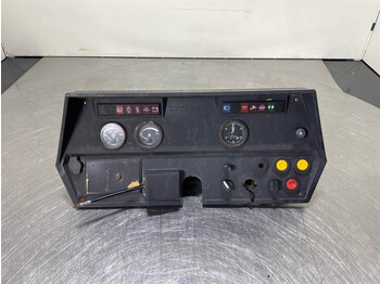 Kabiin ja interjöör - Ehitusmasinad Zettelmeyer ZL601 - Dashboard/Console/Konsole: pilt 1