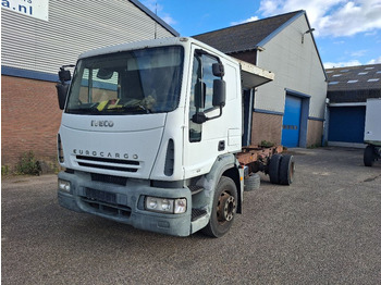 Kabiinišassiiga veoauto IVECO EuroCargo