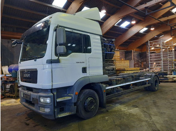 Konteinerveduk/ Tõstukiga veoauto MAN TGM 15.290
