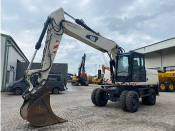 Ratastel ekskavaator CATERPILLAR M318D
