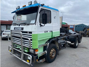 Kabiinišassiiga veoauto SCANIA R142