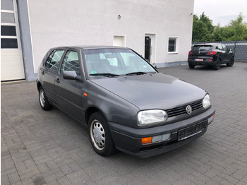 Sedaan VOLKSWAGEN