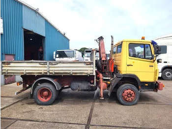 Mercedes-Benz 1117 K (6-CILINDER) KIPPER WITH FERRARI CRANE (FULL STEEL SUSPENSION / MANUAL GEARBOX / P.T.O.) liising Mercedes-Benz 1117 K (6-CILINDER) KIPPER WITH FERRARI CRANE (FULL STEEL SUSPENSION / MANUAL GEARBOX / P.T.O.): pilt 4