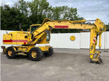 Ratastel ekskavaator LIEBHERR A 900