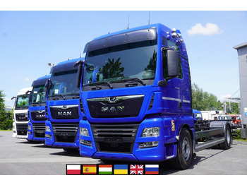 Konteinerveduk/ Tõstukiga veoauto MAN TGX