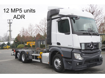 Konteinerveduk/ Tõstukiga veoauto MERCEDES-BENZ Actros 2545