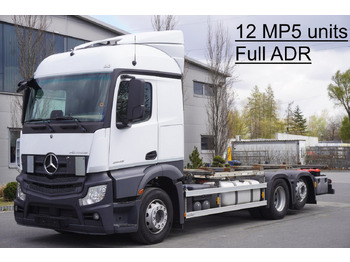 Konteinerveduk/ Tõstukiga veoauto MERCEDES-BENZ Actros 2545