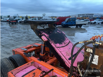 Laotraktor 1999 CVS TT2516V Terminal Tractor :Misc. Truck: pilt 4