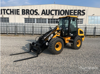 Rataslaadur JCB 409
