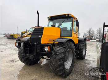 Traktor JCB