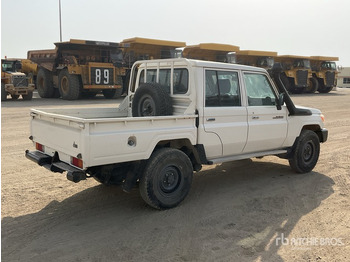 Hooldusniiduk/ Multšer 2016 Toyota Land Cruiser 79L 4x4 Crew Cab Pickup: pilt 4