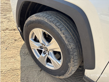 Maastur 2019 Toyota RAV4 4WD SUV: pilt 4