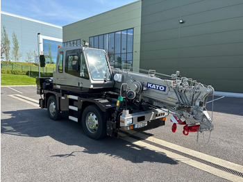 Autokraana KATO