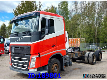 Kabiinišassiiga veoauto VOLVO FH13 500