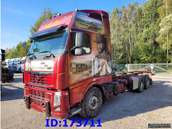 Kabiinišassiiga veoauto VOLVO FH16 700