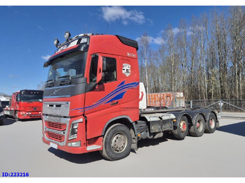 Kabiinišassiiga veoauto VOLVO FH16 700