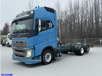 Kabiinišassiiga veoauto VOLVO FH16 750