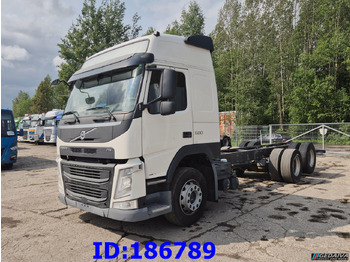 Kabiinišassiiga veoauto VOLVO FM13 500