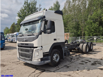 Kabiinišassiiga veoauto VOLVO FM13 500