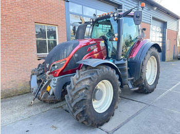Traktor VALTRA T174