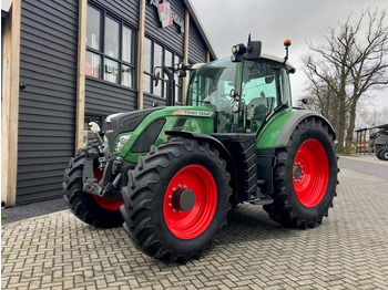Traktor FENDT 724 Vario