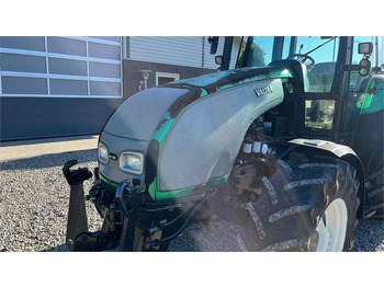 Traktor Valtra T130 med 3.5ton frontlift: pilt 4