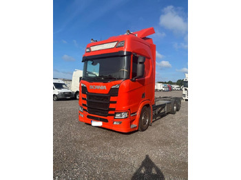Kabiinišassiiga veoauto SCANIA R 500