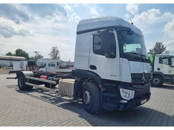 Tent veoauto Mercedes-Benz Actros 1836: pilt 2