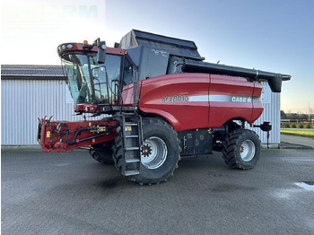 Kombain CASE IH
