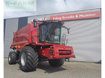 Kombain CASE IH Axial-Flow