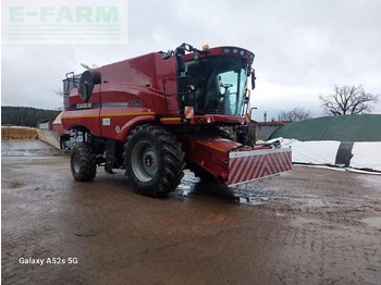 Kombain CASE IH