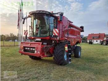 Kombain CASE IH Axial-Flow