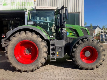 Traktor FENDT 826 Vario