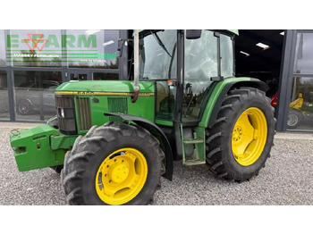 Traktor JOHN DEERE 6400
