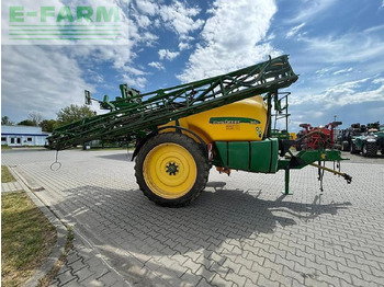 Järelveetav pritsija JOHN DEERE