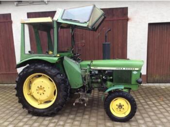 Traktor John Deere 920: pilt 1