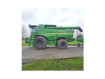 Kombain JOHN DEERE S790