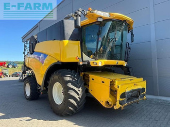 Kombain NEW HOLLAND CR9070