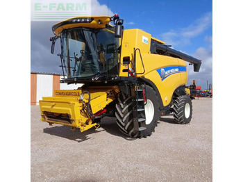Kombain NEW HOLLAND CX series