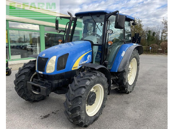 Traktor NEW HOLLAND T5000