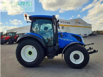 Traktor NEW HOLLAND T5