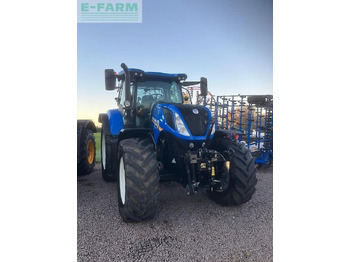 Traktor NEW HOLLAND T7.245
