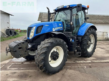 Traktor NEW HOLLAND T7.270