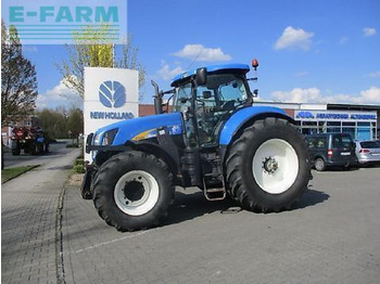 Traktor NEW HOLLAND T7050