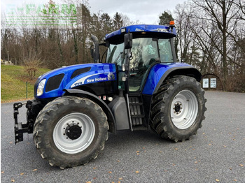 Traktor NEW HOLLAND T7000